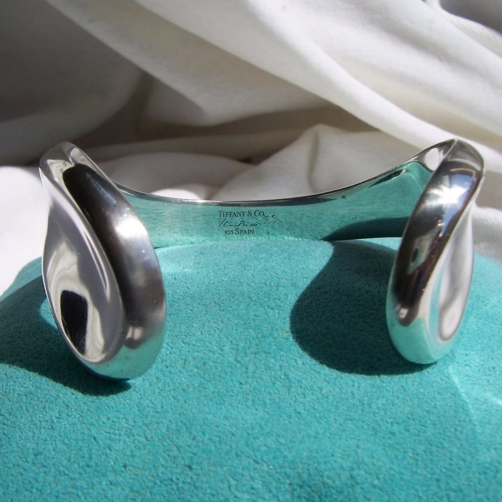 Tiffany & Co.  Elsa Peretti Sterling Silver "Thumbprint" Collection Cuff - Picture 3 of 7